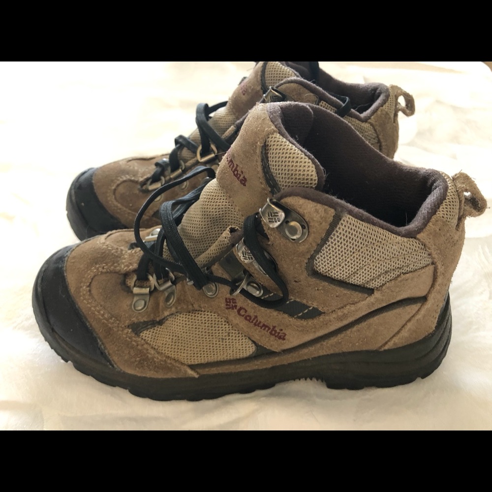 Columbia hiking boots, EUC, size 6(big boy)